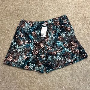H&M Floral Cosmic Pin Tuck Pleat Side Zip Shorts
